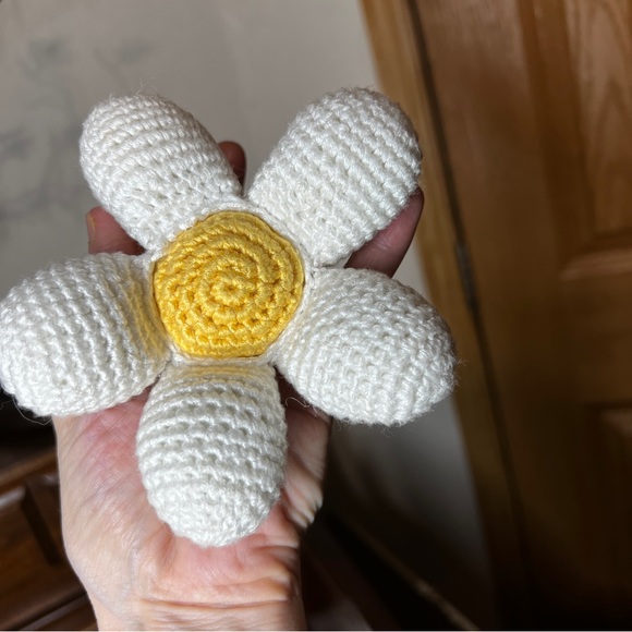 Cheengoo White Daisy Flower Hand Crocheted Stick Baby Rattle Bamboo Eco-Friendly - Picture 9 of 12